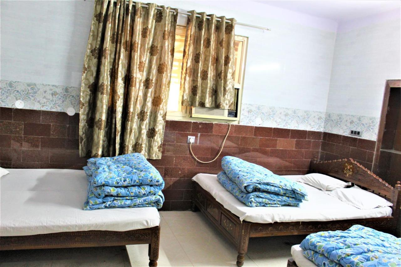 Central Guest House , Walk In Dargah & Markaz New Delhi Luaran gambar
